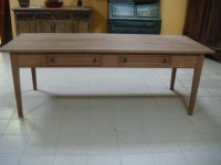 Mesa em Timbaúja de 2 gavetas